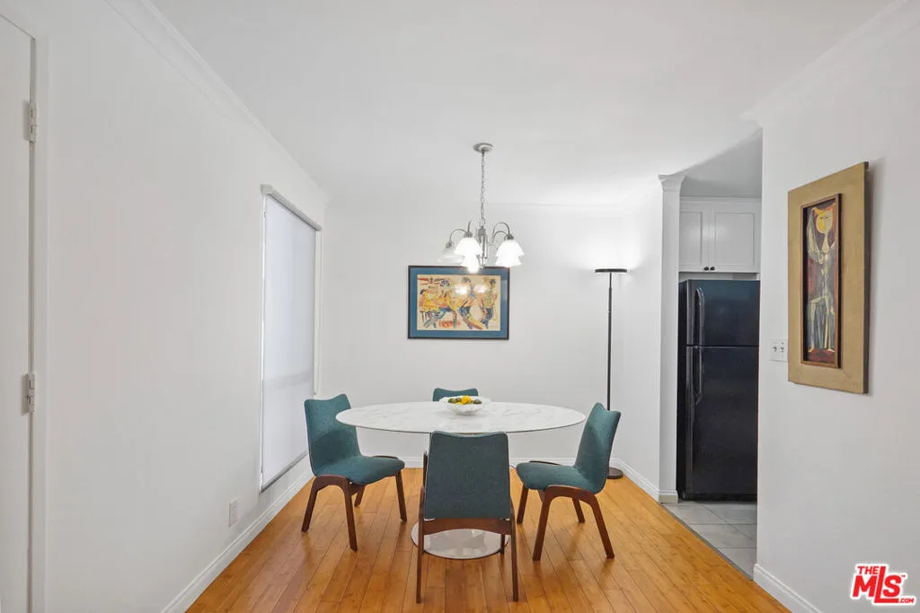 837 N West Knoll Drive 112, West Hollywood, California 90069 home-pic-13