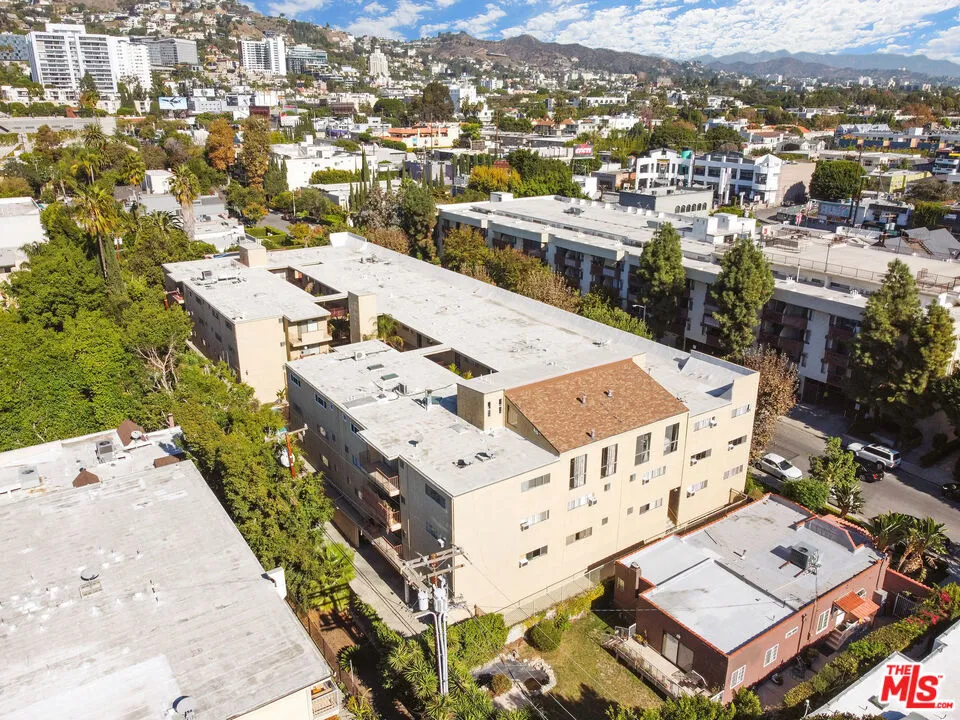 837 N West Knoll Drive 112, West Hollywood, California 90069 home-pic-3