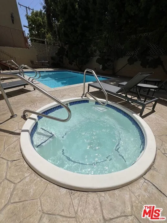 837 N West Knoll Drive 112, West Hollywood, California 90069 home-pic-27