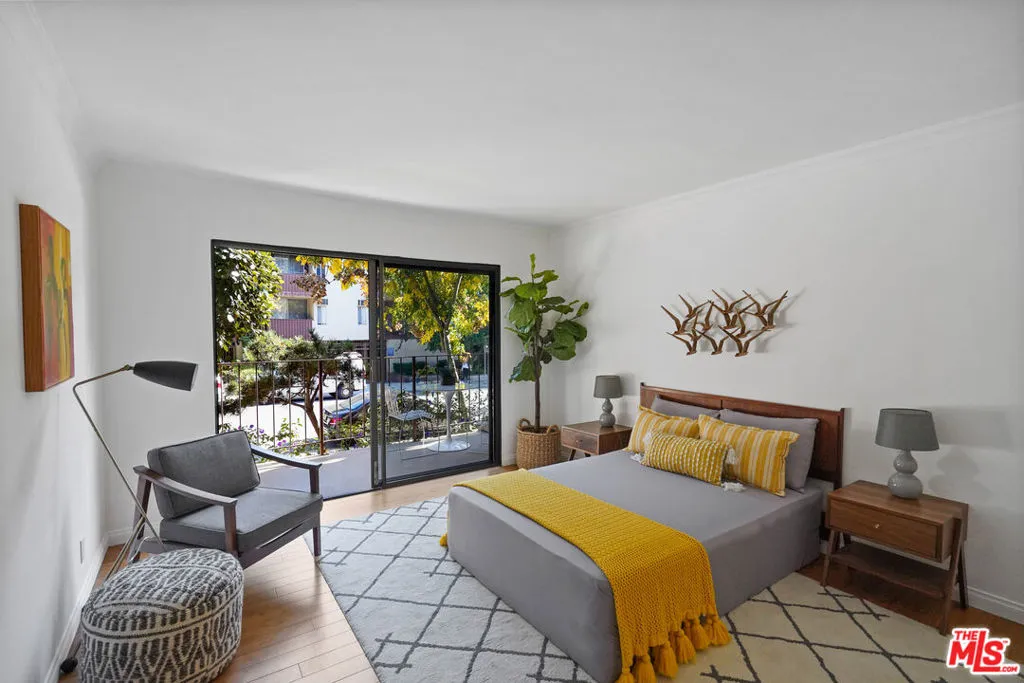 837 N West Knoll Drive 112, West Hollywood, California 90069 home-pic-17