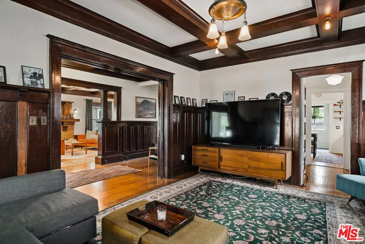 1805 S Hobart Boulevard, Los Angeles, California 90006