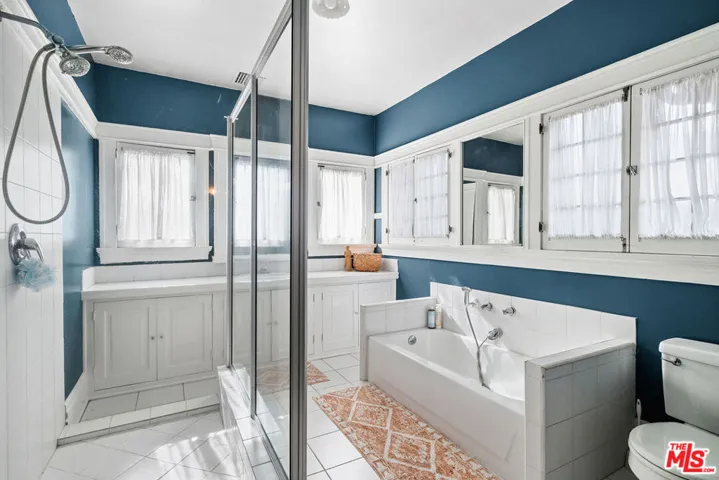 1805 S Hobart Boulevard, Los Angeles, California 90006