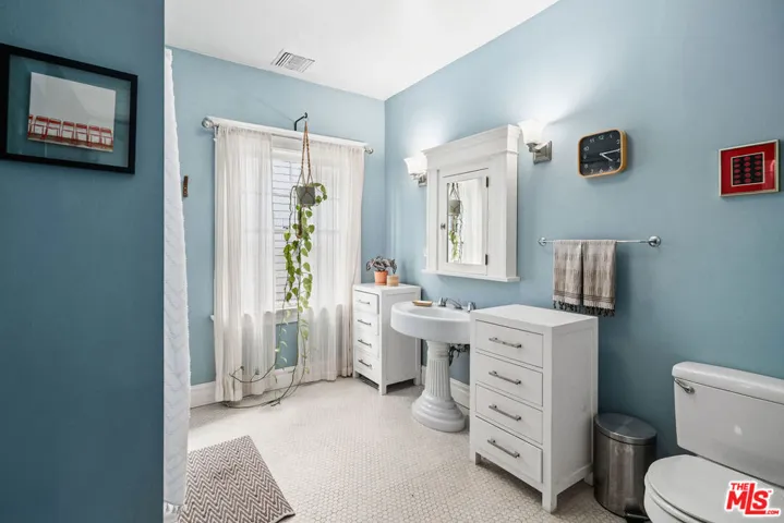 1805 S Hobart Boulevard, Los Angeles, California 90006