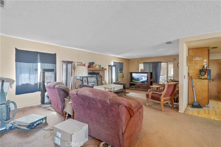 11624 Hickory Avenue, Hesperia, California 92345