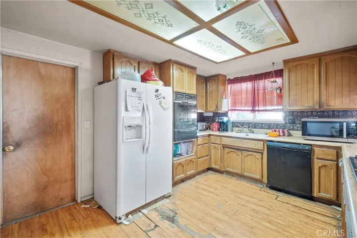 11624 Hickory Avenue, Hesperia, California 92345