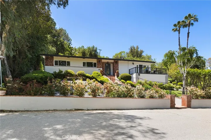 4925 Topeka Drive, Tarzana, California 91356