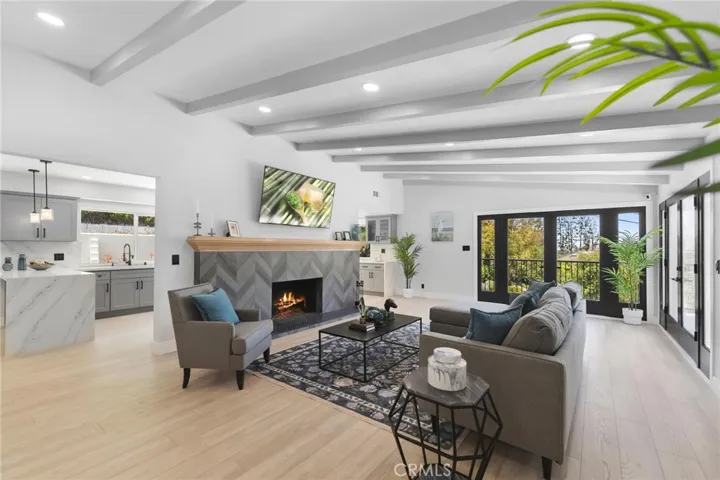4925 Topeka Drive, Tarzana, California 91356