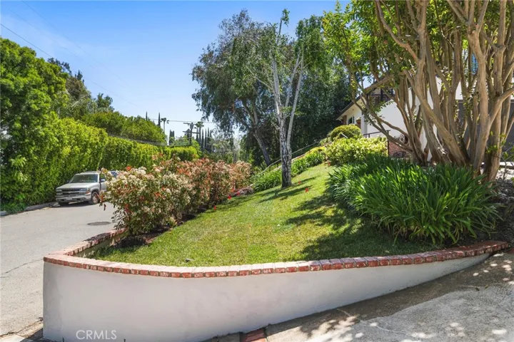 4925 Topeka Drive, Tarzana, California 91356
