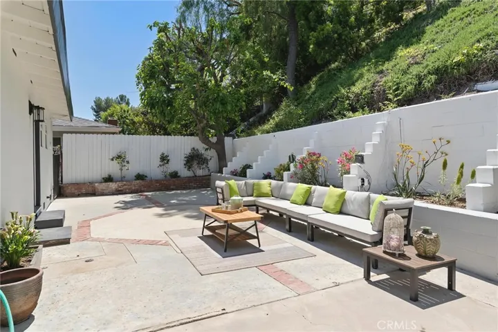 4925 Topeka Drive, Tarzana, California 91356
