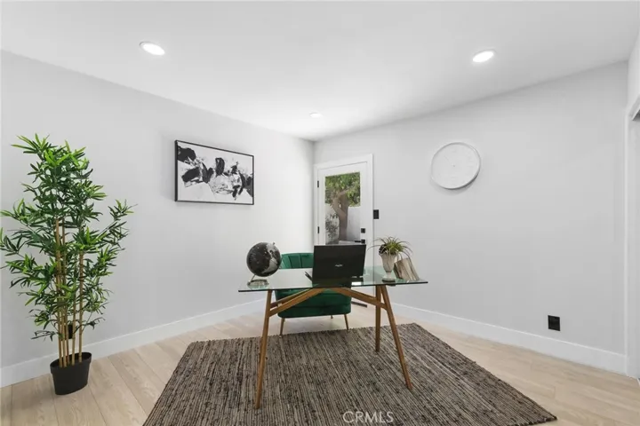 4925 Topeka Drive, Tarzana, California 91356