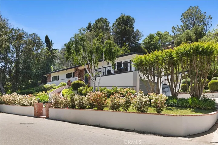 4925 Topeka Drive, Tarzana, California 91356
