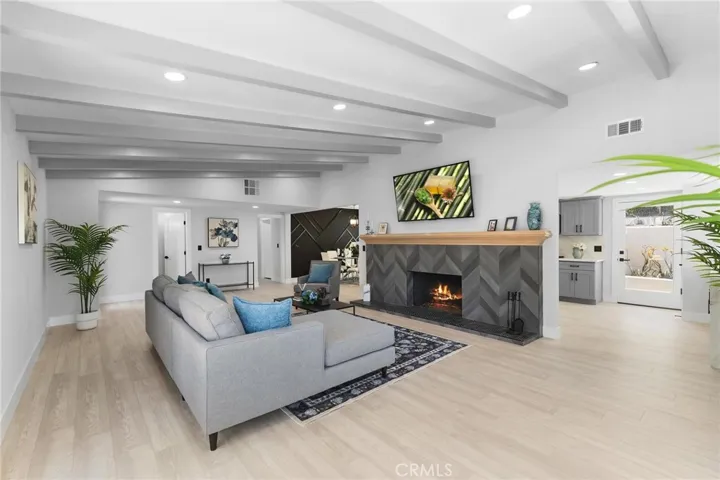 4925 Topeka Drive, Tarzana, California 91356
