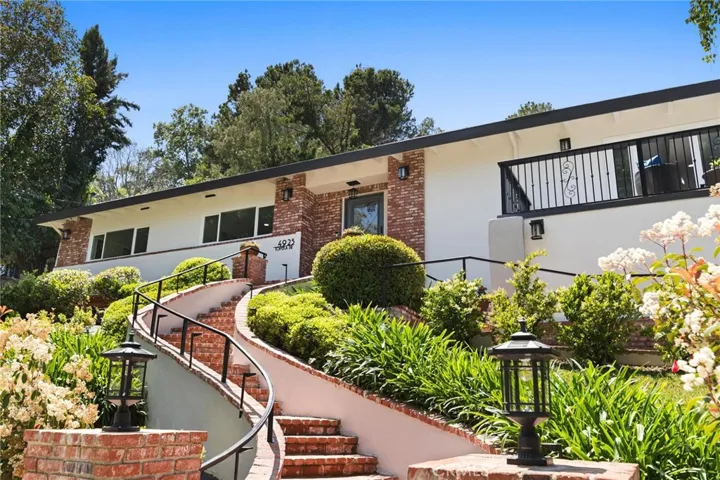 4925 Topeka Drive, Tarzana, California 91356