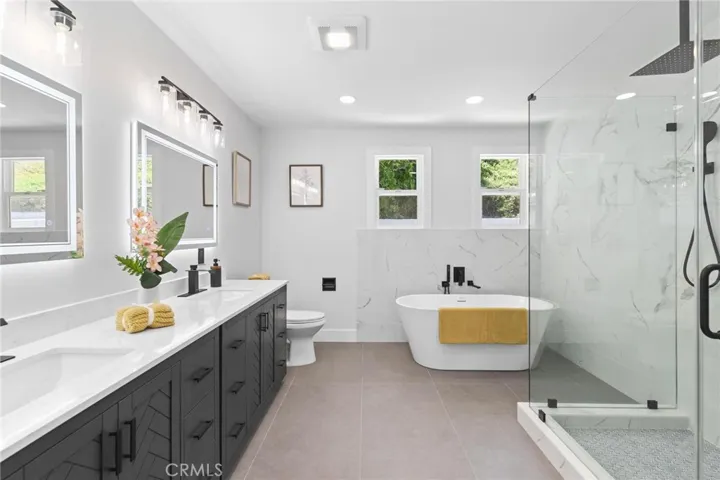 4925 Topeka Drive, Tarzana, California 91356