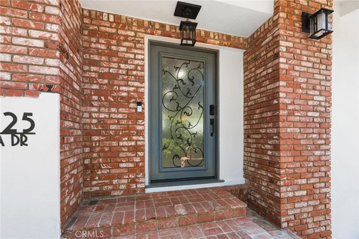 4925 Topeka Drive, Tarzana, California 91356