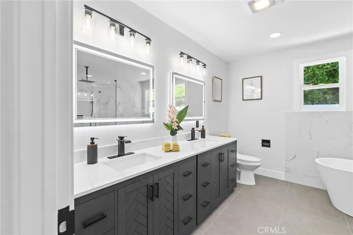 4925 Topeka Drive, Tarzana, California 91356