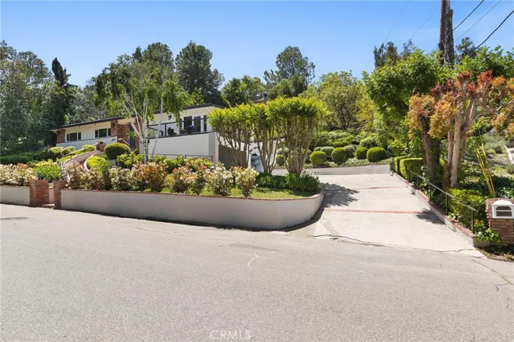 4925 Topeka Drive, Tarzana, California 91356