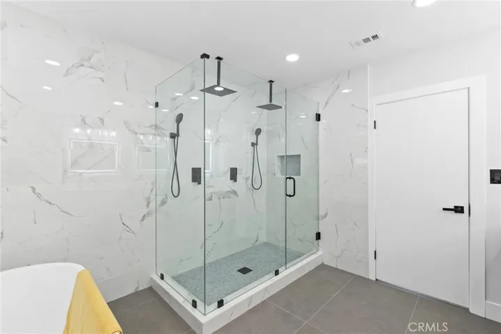 4925 Topeka Drive, Tarzana, California 91356