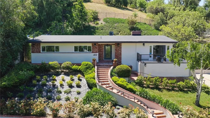 4925 Topeka Drive, Tarzana, California 91356