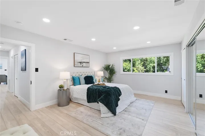 4925 Topeka Drive, Tarzana, California 91356