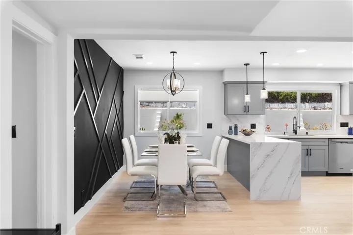 4925 Topeka Drive, Tarzana, California 91356