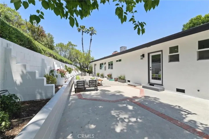 4925 Topeka Drive, Tarzana, California 91356