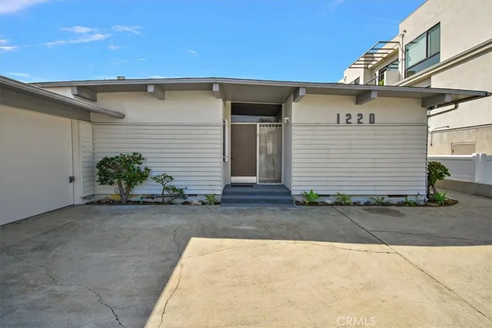 1220 Tennyson Street, Manhattan Beach, California 90266