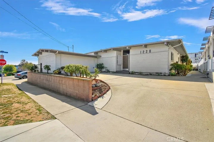 1220 Tennyson Street, Manhattan Beach, California 90266