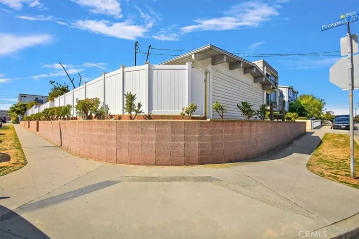 1220 Tennyson Street, Manhattan Beach, California 90266