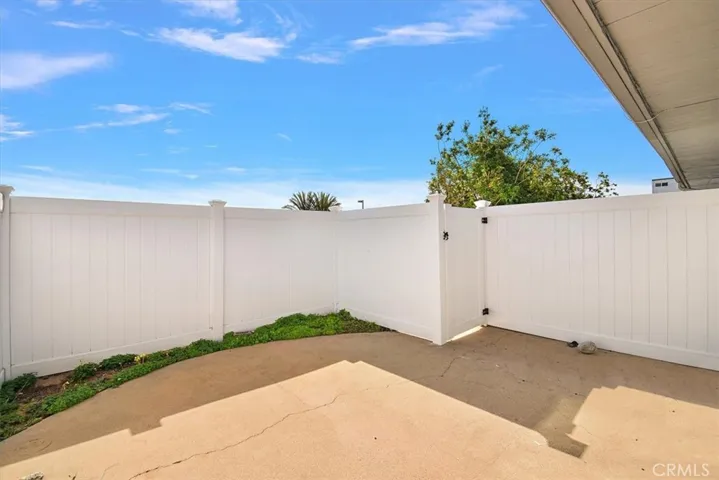 1220 Tennyson Street, Manhattan Beach, California 90266
