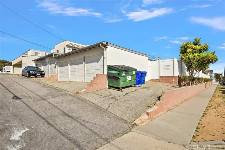1220 Tennyson Street, Manhattan Beach, California 90266