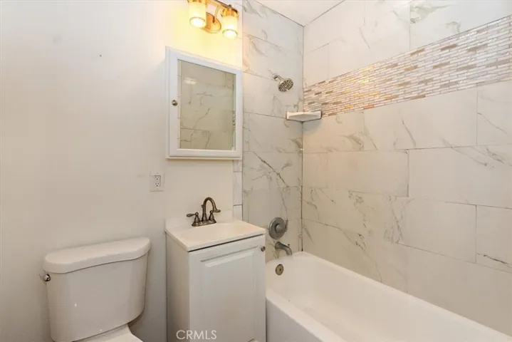 1220 Tennyson Street, Manhattan Beach, California 90266