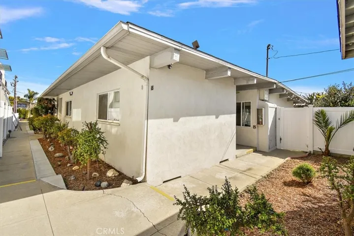 1220 Tennyson Street, Manhattan Beach, California 90266