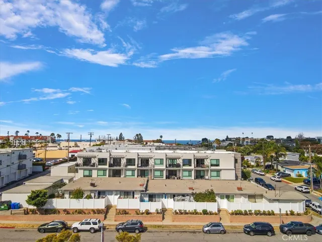 1220 Tennyson Street, Manhattan Beach, California 90266