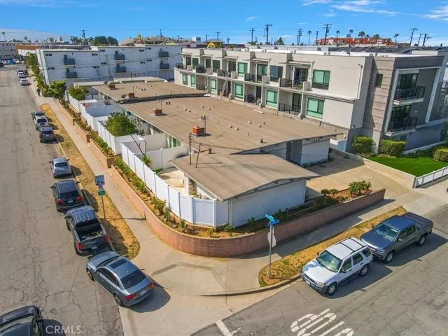 1220 Tennyson Street, Manhattan Beach, California 90266
