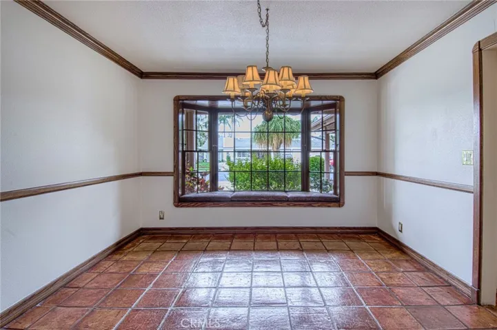 1212 Castlegate dining room