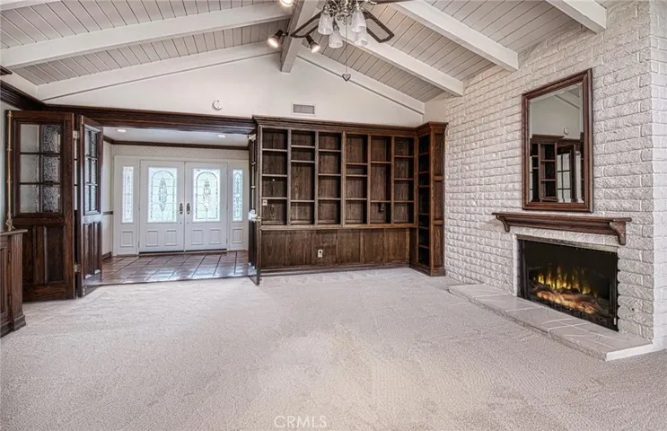 1212 Castlegate livingroom