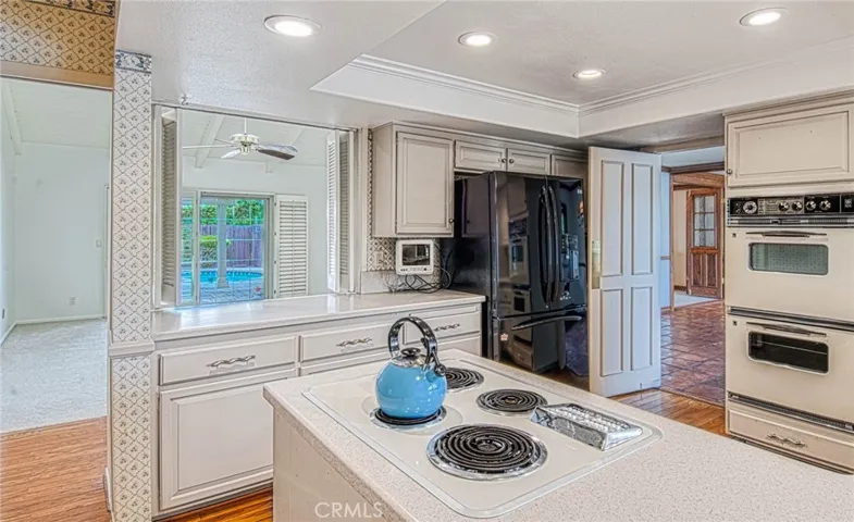 1212 Castlegate kitchen
