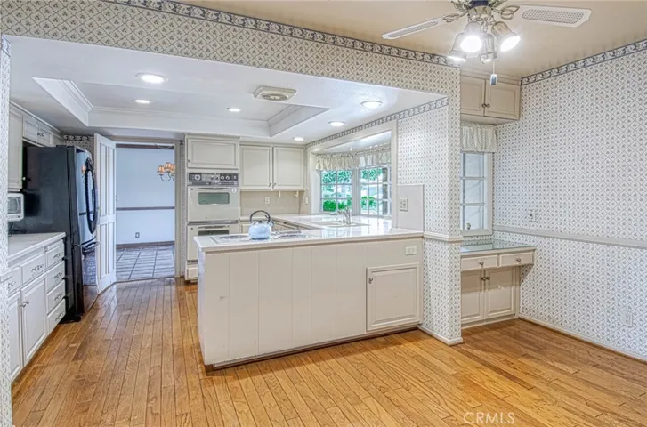 1212 Castlegate kitchen and eat-in area