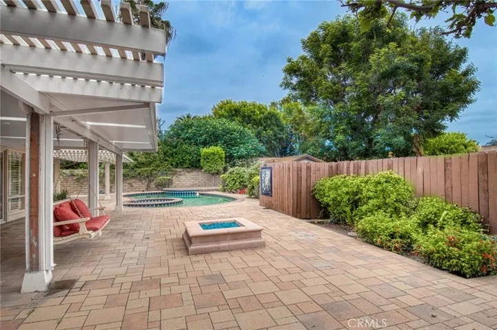 1212 Castlegate backyard