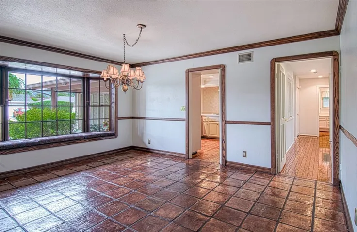 1212 Castlegate dining room