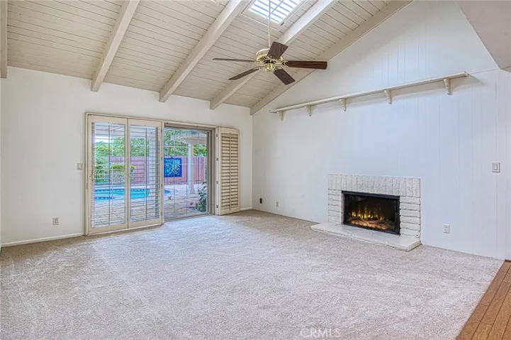 1212 Castlegate family room