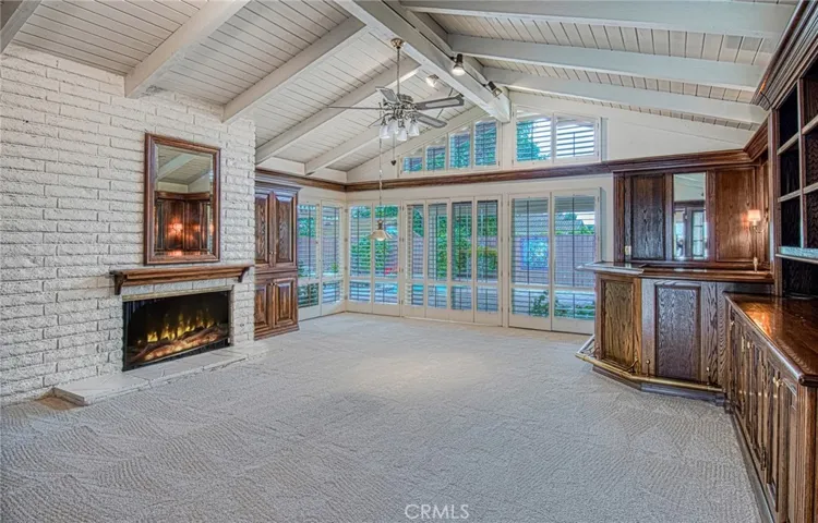 1212 Castlegate livingroom