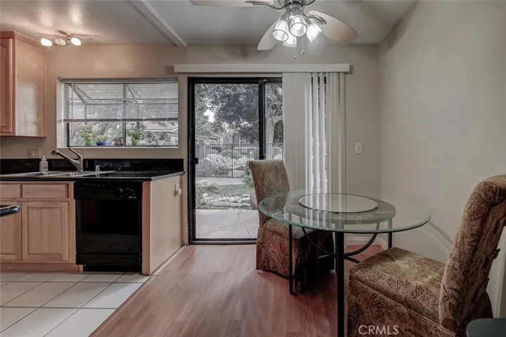Eat in Nook area with Vistas