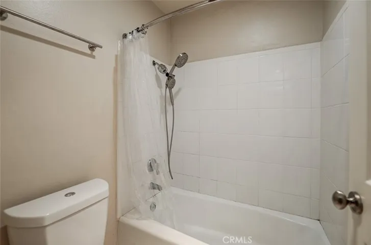 Tub with Shower