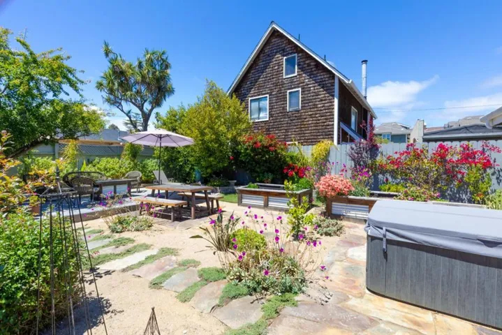 1125 Seabright Avenue, Santa Cruz, California 95062