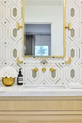 820 Via Lido Nord, Newport Beach, California 92663