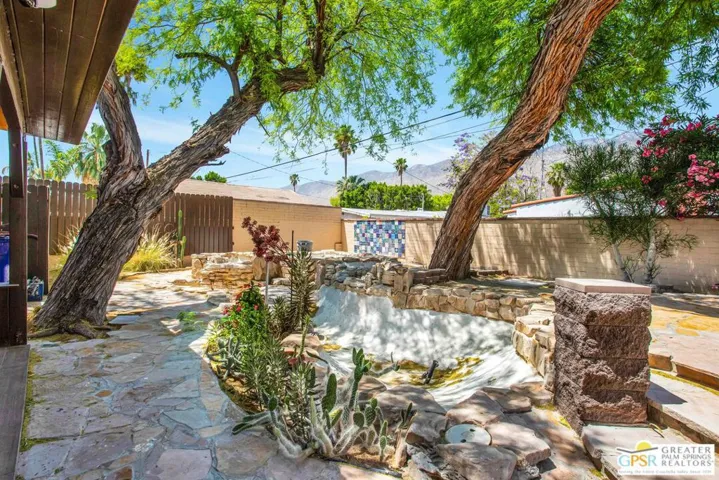 553 N Paseo De Anza, Palm Springs, California 92262