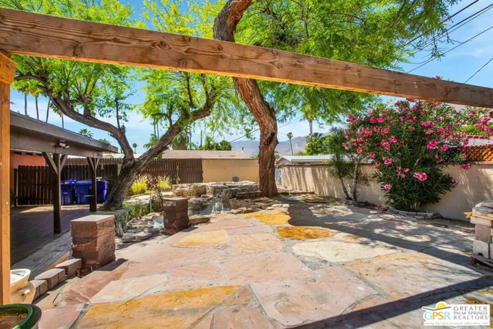 553 N Paseo De Anza, Palm Springs, California 92262