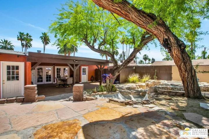 553 N Paseo De Anza, Palm Springs, California 92262